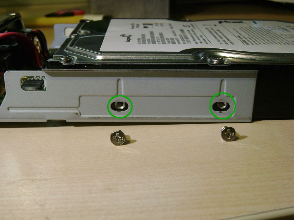 Proper Alignment of the Hard Drive in the Tray